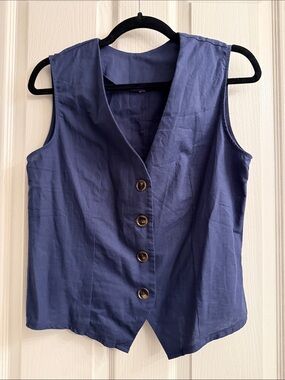 Sleeveless Navy Button-Front Women's Top